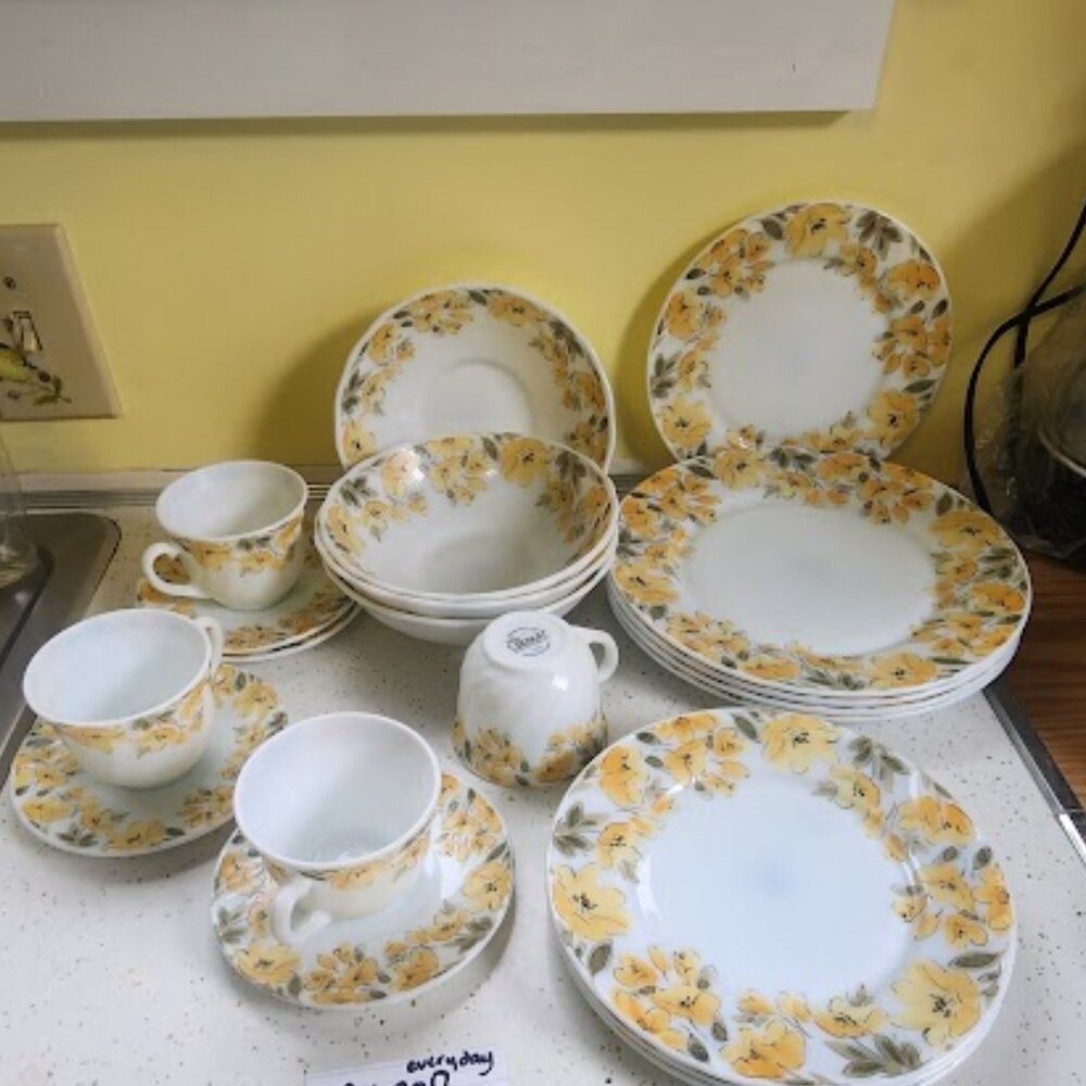 Vintage Gibson Dinnerware Floral- Set of 20